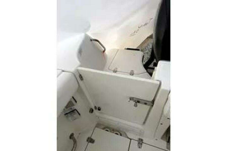2014 Boston Whaler 285 Conquest