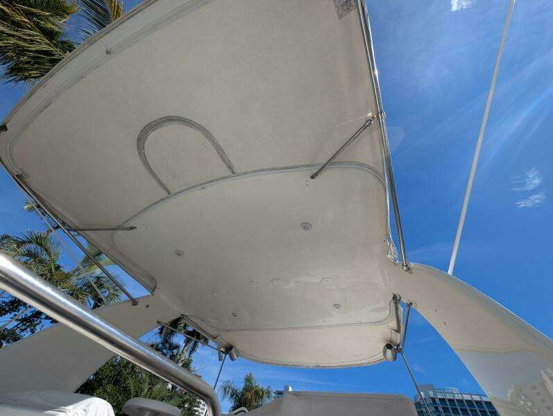 1999 Cruisers Yachts 