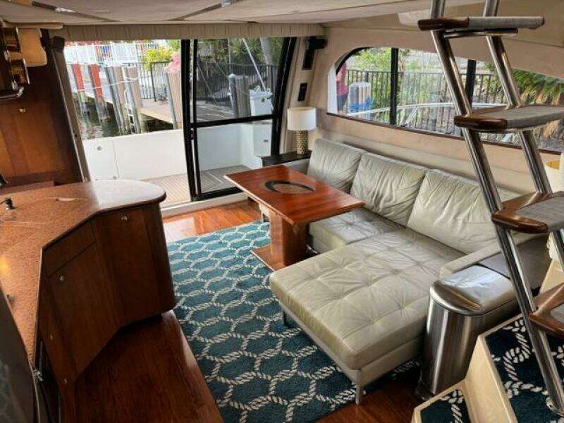 1999 Cruisers Yachts 