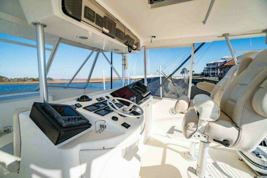 Ocean Yachts 56 TUNAR - Fly Bridge Helm