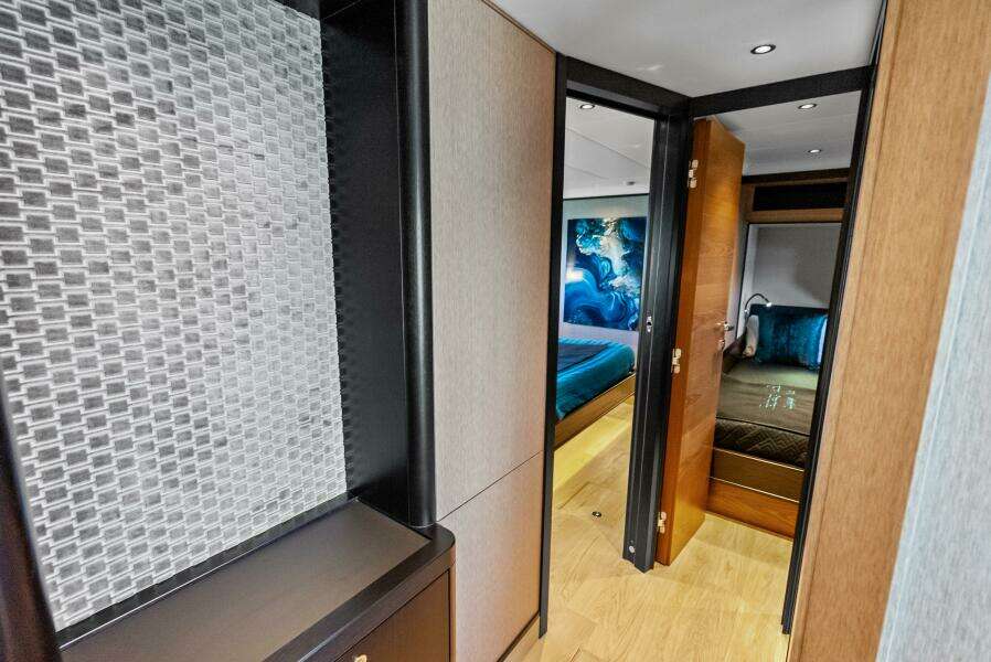 2025 Absolute 75 Navetta