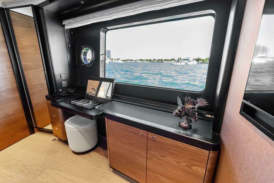 2025 Absolute 75 Navetta