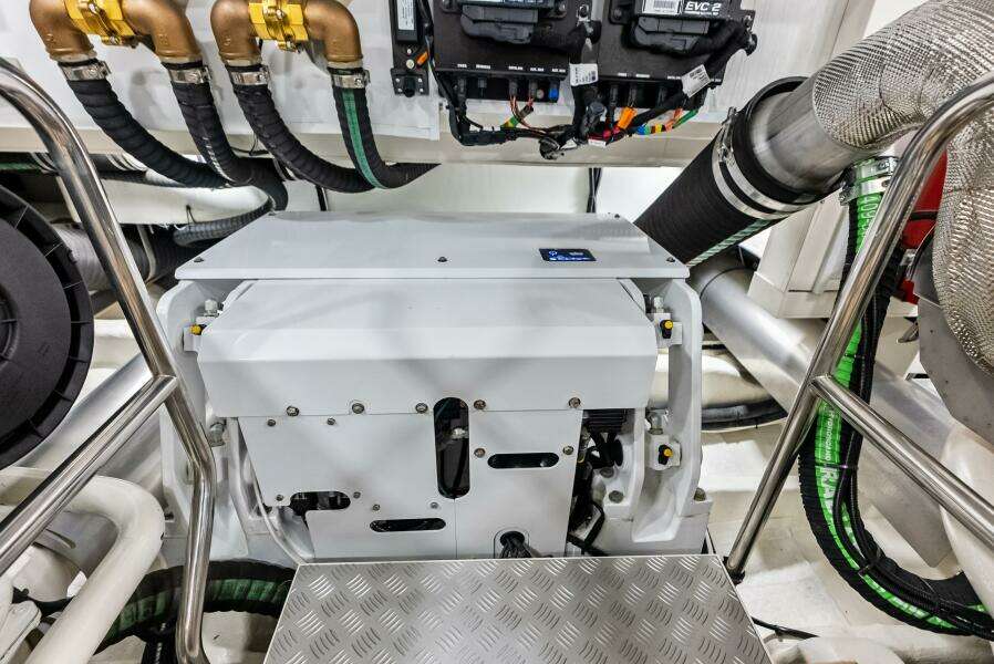 2025 Absolute 75 Navetta