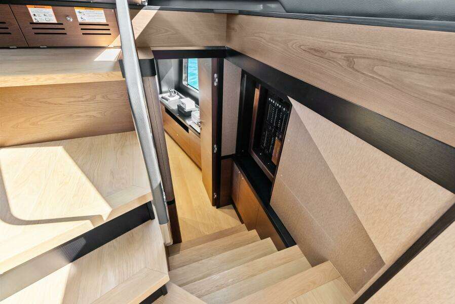 2025 Absolute 75 Navetta