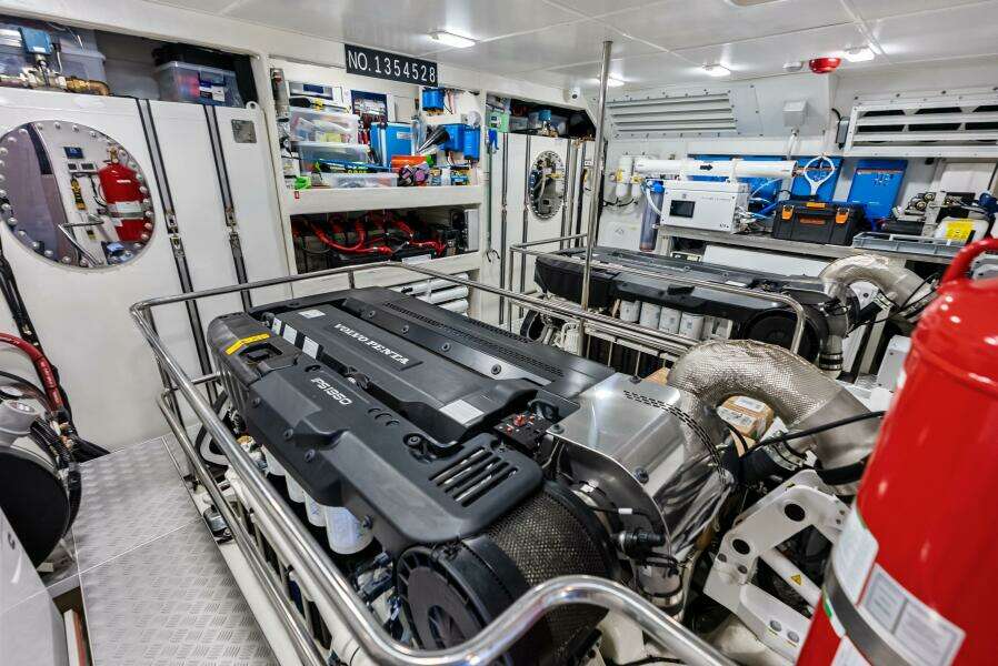 2025 Absolute 75 Navetta