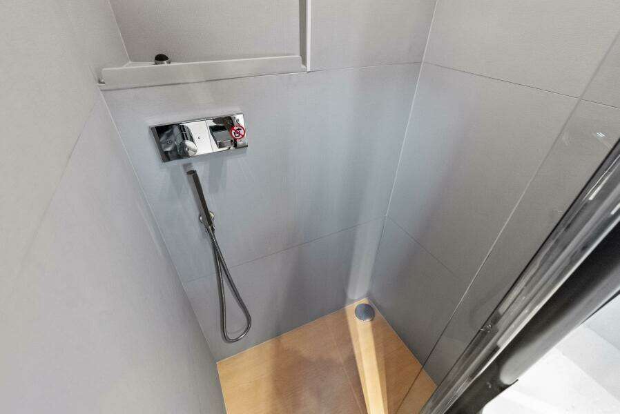 2025 Absolute 75 Navetta