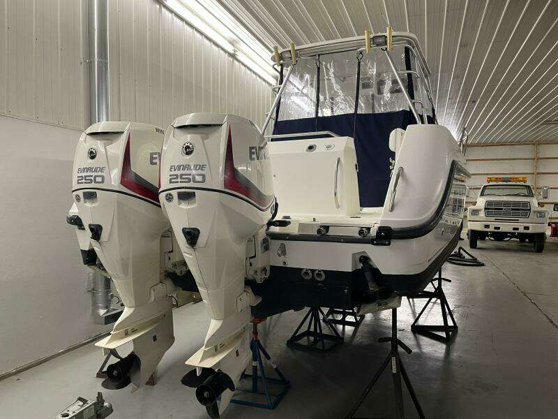 2000 Boston Whaler 280 Conquest