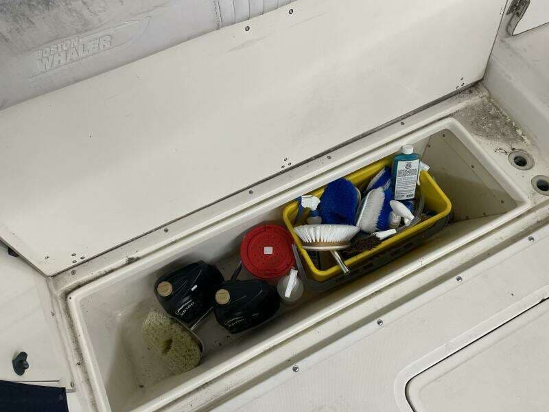 2000 Boston Whaler 280 Conquest