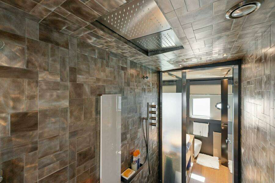 2023 Pershing GTX Motoryacht