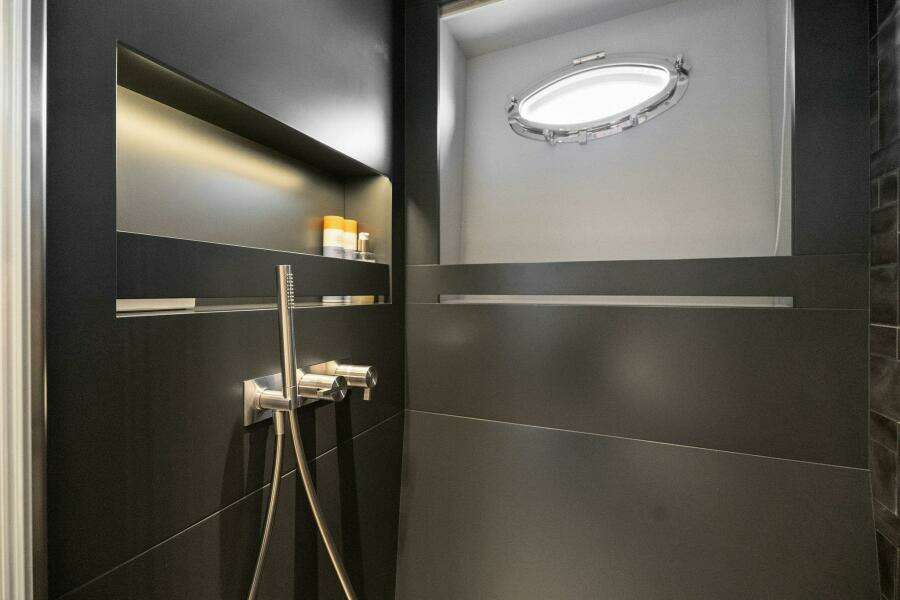 2023 Pershing GTX Motoryacht