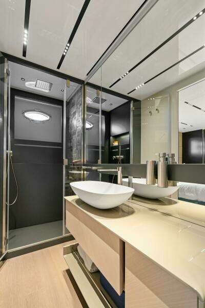 2023 Pershing GTX Motoryacht