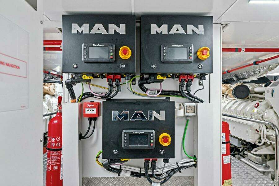 2023 Pershing GTX Motoryacht