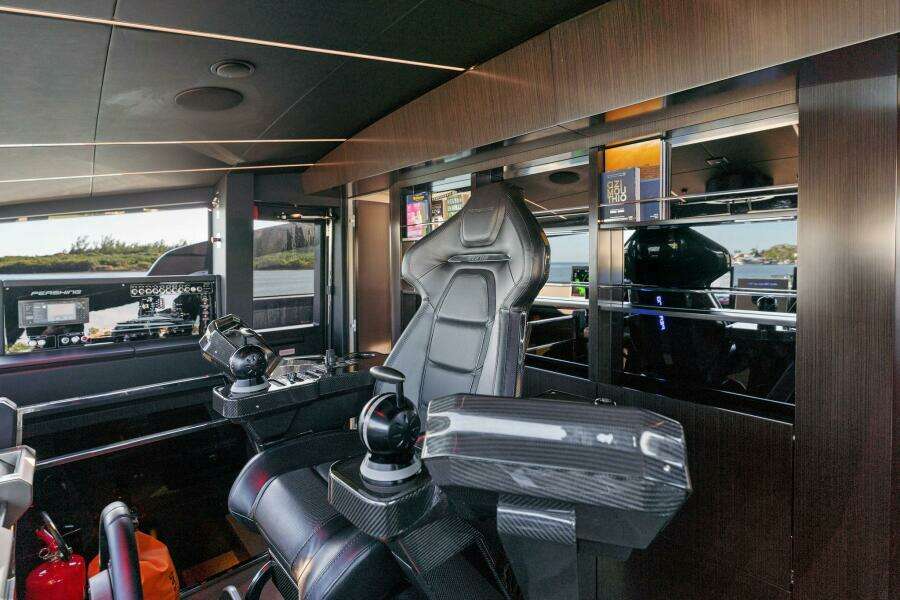 2023 Pershing GTX Motoryacht