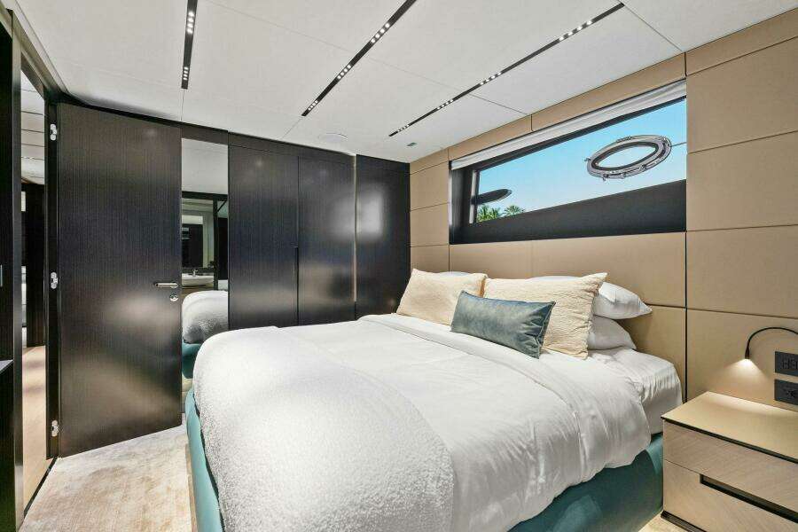 2023 Pershing GTX Motoryacht