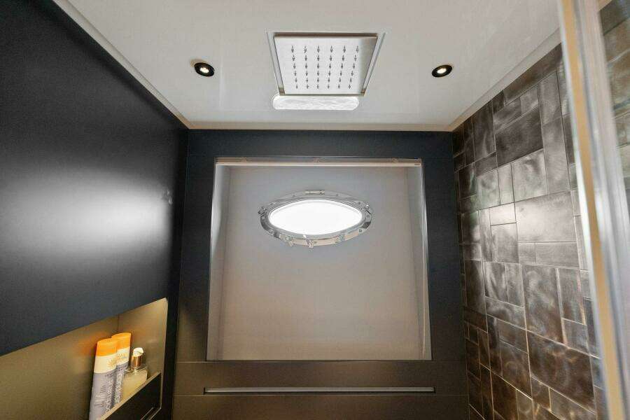 2023 Pershing GTX Motoryacht