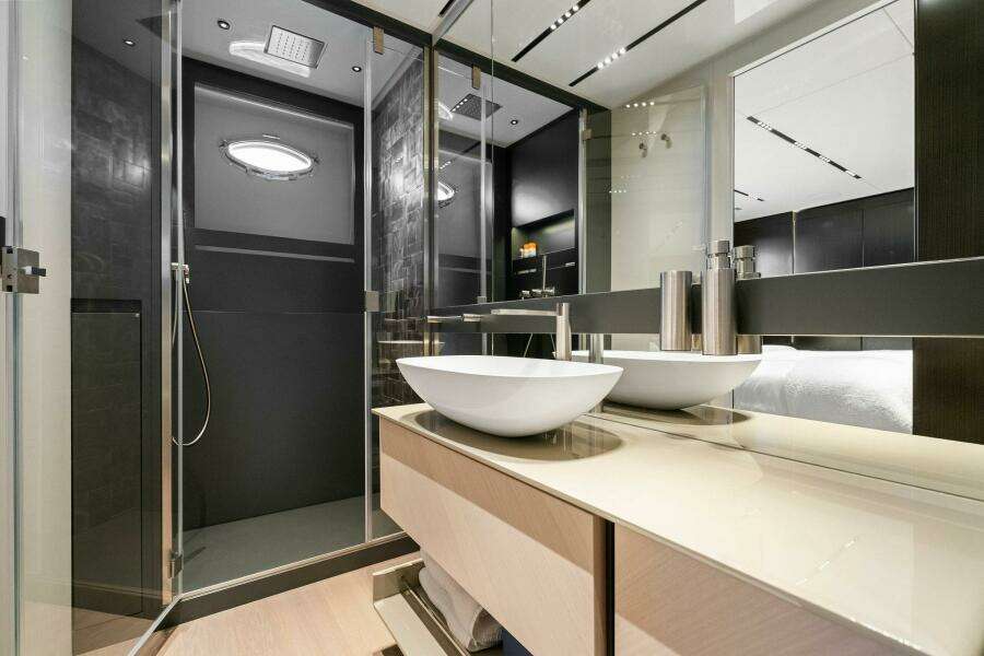 2023 Pershing GTX Motoryacht