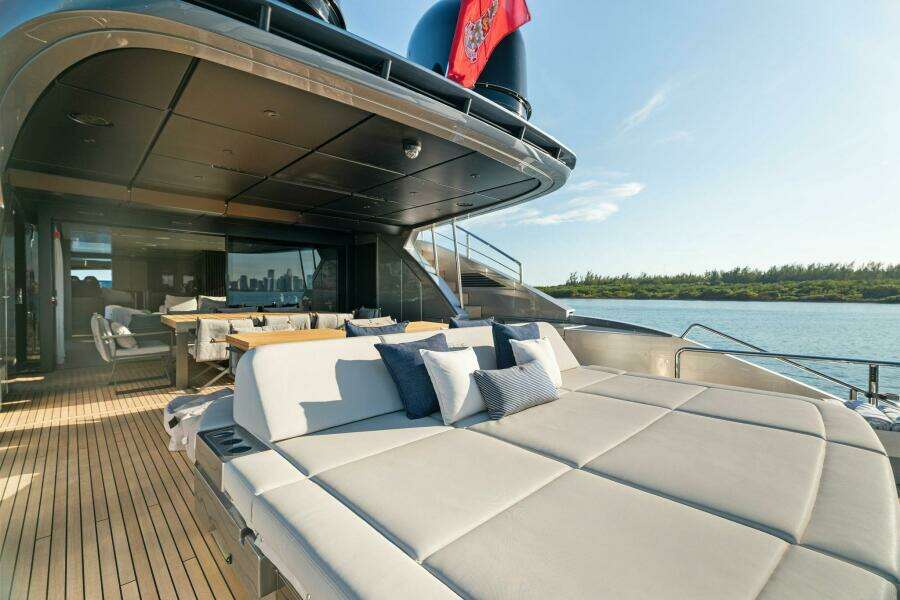 2023 Pershing GTX Motoryacht