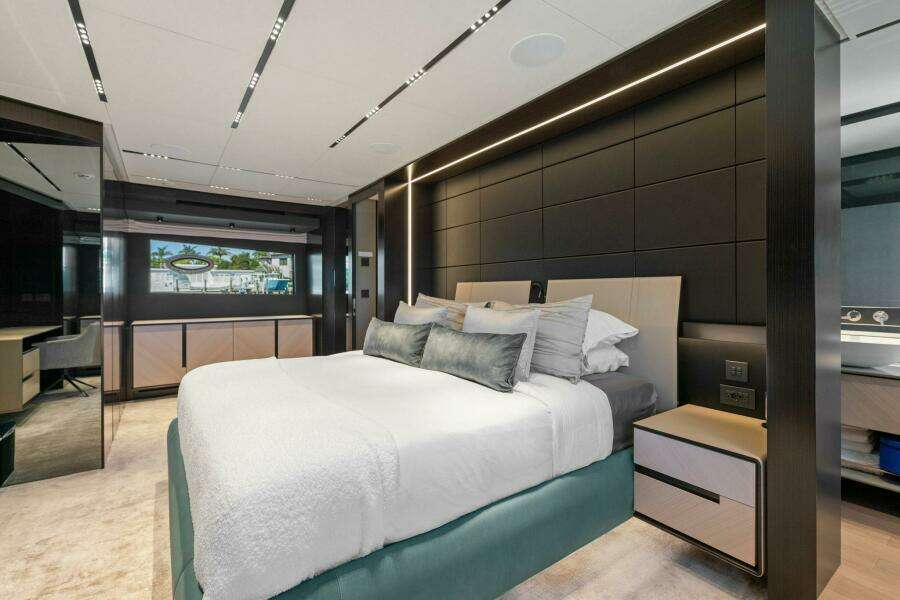 2023 Pershing GTX Motoryacht