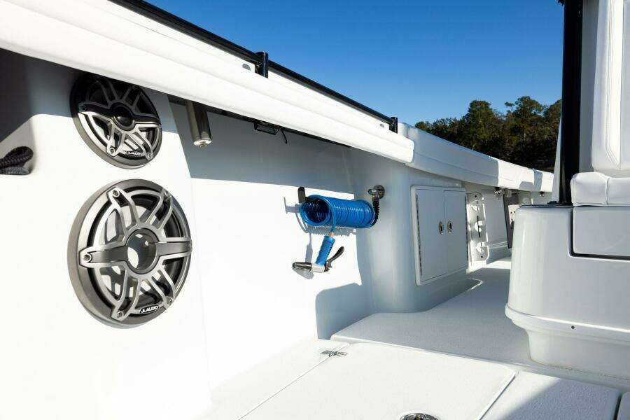 2023 Yellowfin 32 Offshore