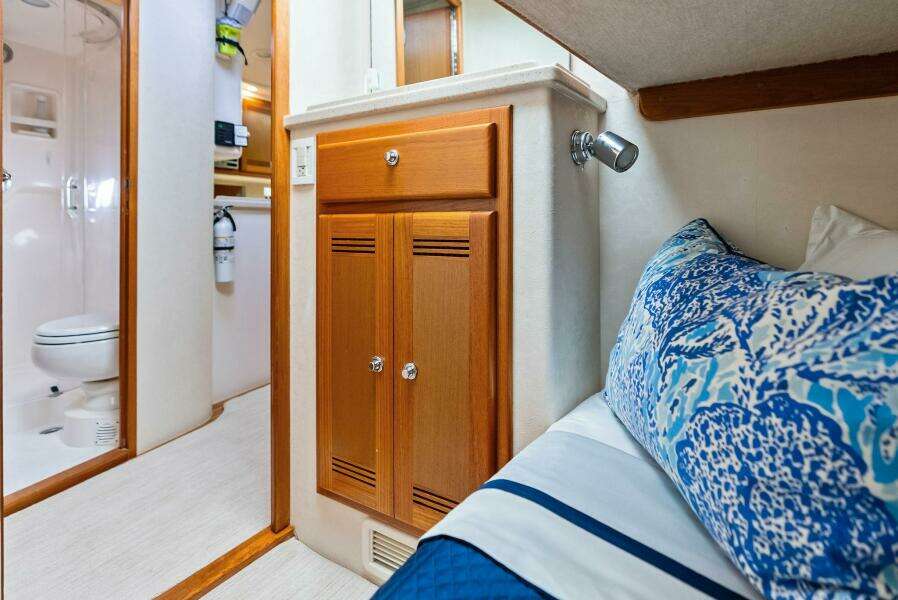 2006 Cabo 45 Express