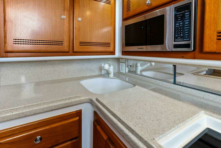 2006 Cabo 45 Express