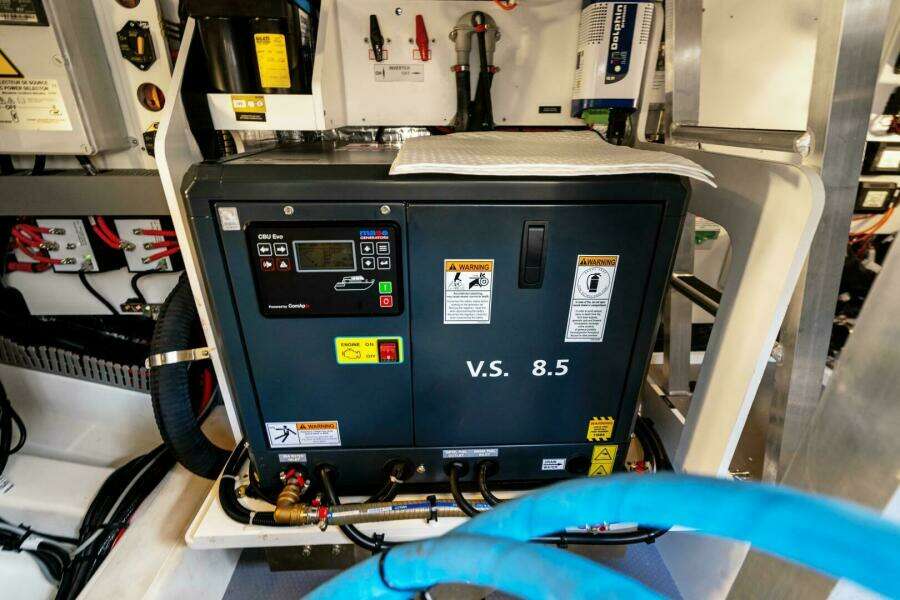 2024 42 Prestige Flybridge - Engine Room