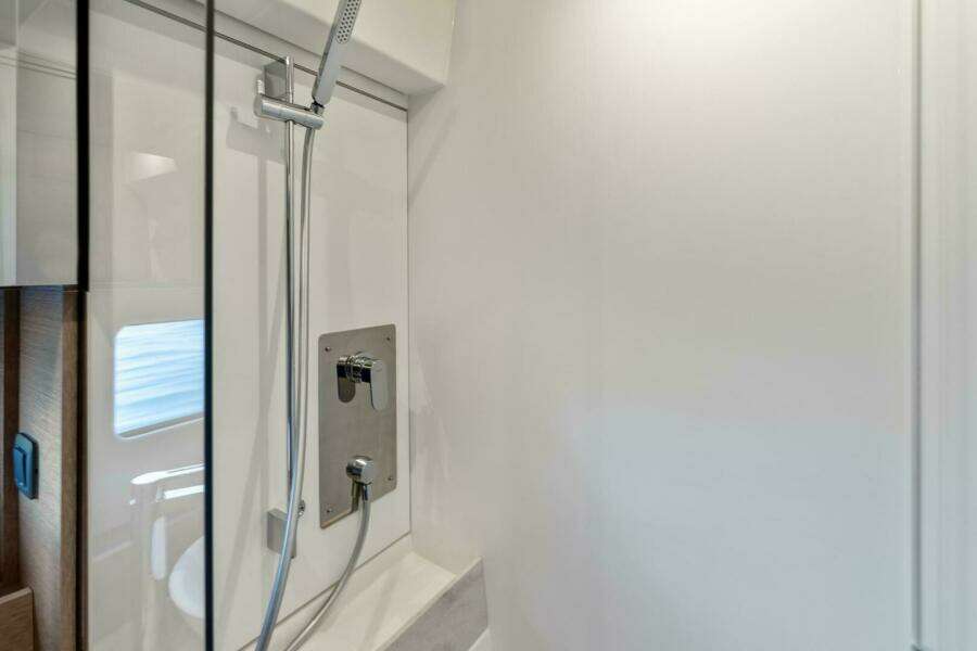 2024 42 Prestige Flybridge - Master Stateroom Shower Stall