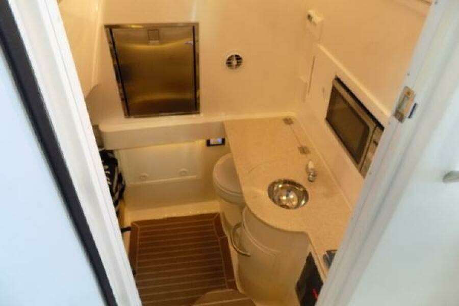 Regulator 34 - WIN PER DAY - Cabin