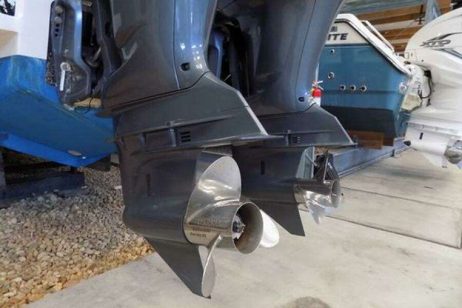 Regulator 34 - WIN PER DAY - Twin Yamaha Engine