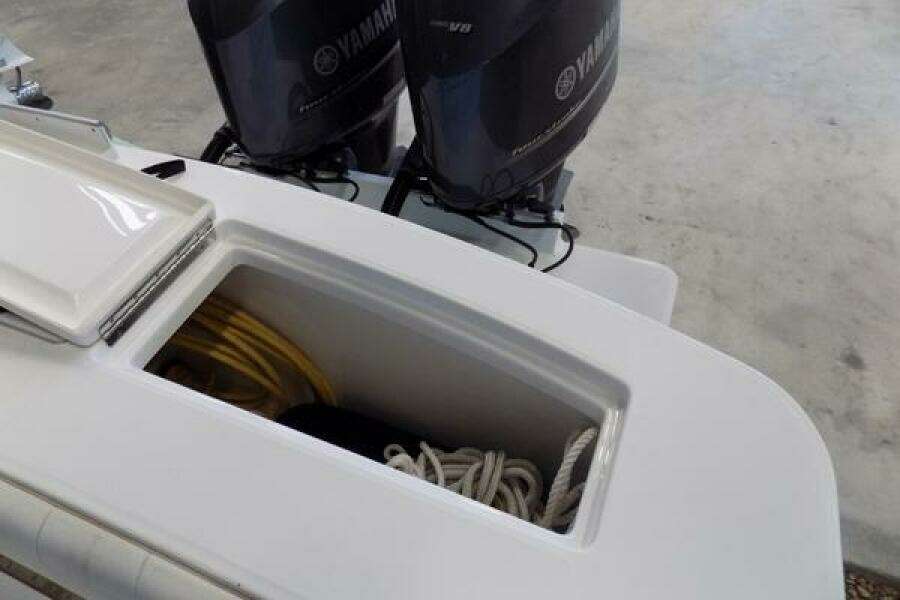 Regulator 34 - WIN PER DAY - Cockpit Storage