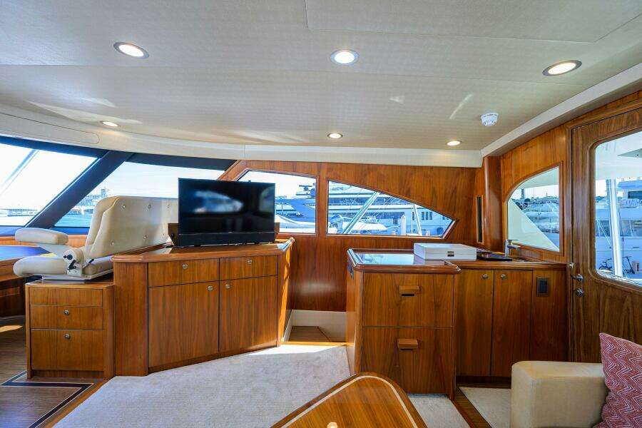 Viking  92 SPECULATOR - Skybridge Helm Lounge
