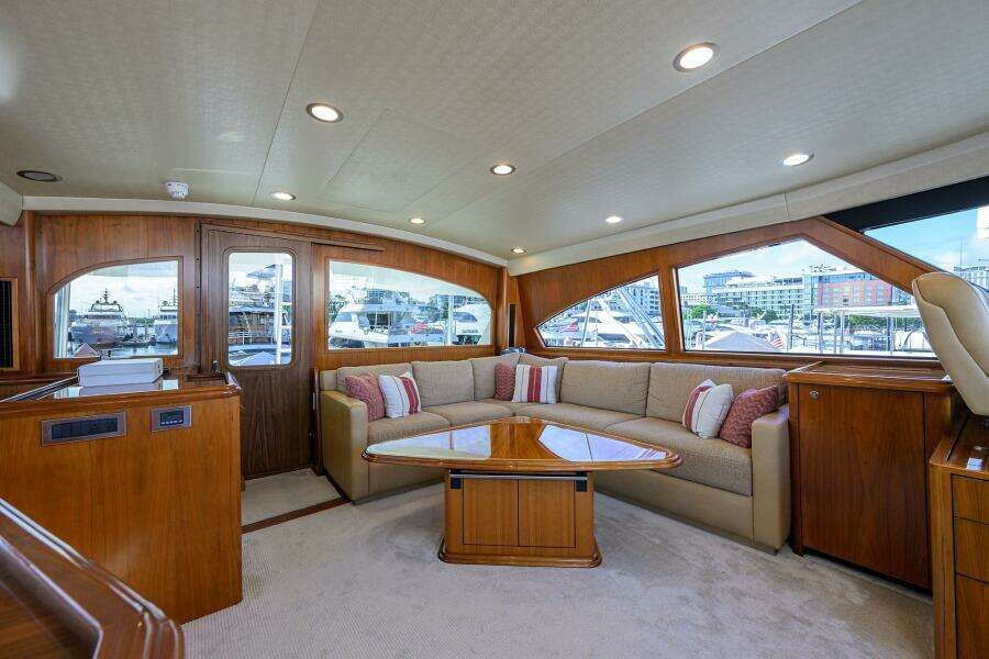 Viking  92 SPECULATOR - Skybridge Helm Lounge