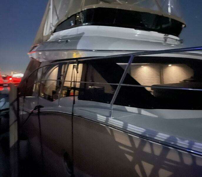 2013 Carver C-34 Command Bridge