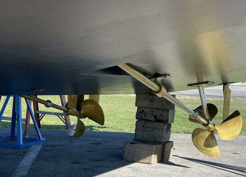 2013 Carver C-34 Command Bridge