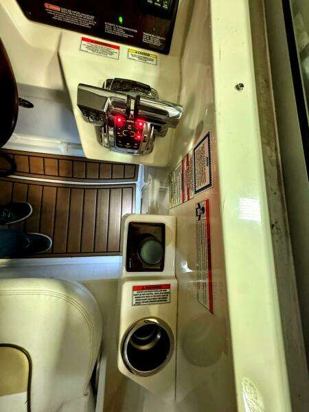 2010 Sea Ray 310 Sundancer