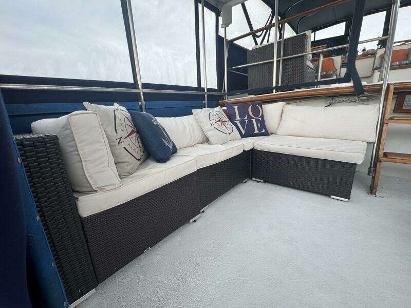 44' Marine Trader Trunk Deck Forward Port