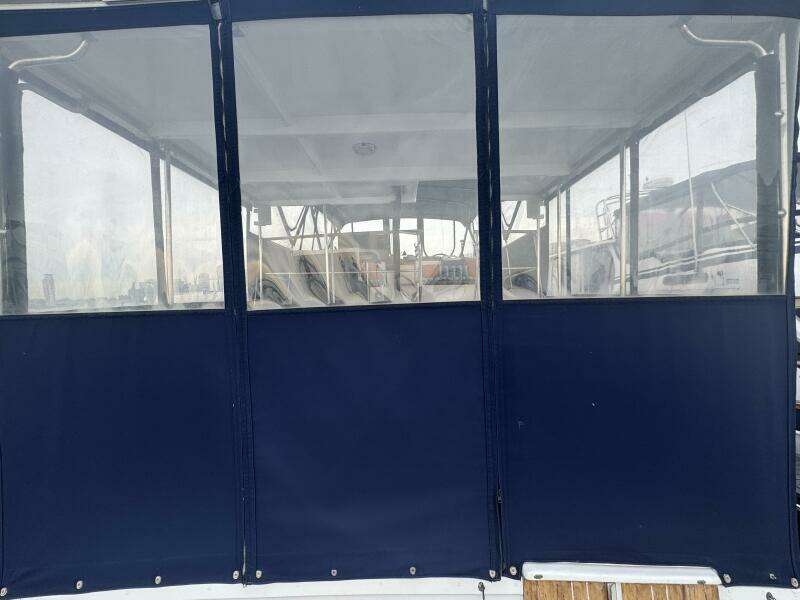 44' Marine Trader Trunk Deck Isinglass