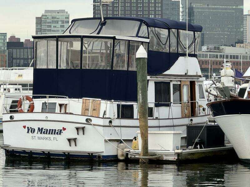 44' Marine Trader Stern Profile