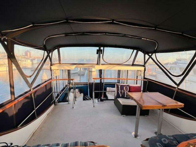 44' Marine Trader Flybridge Aft