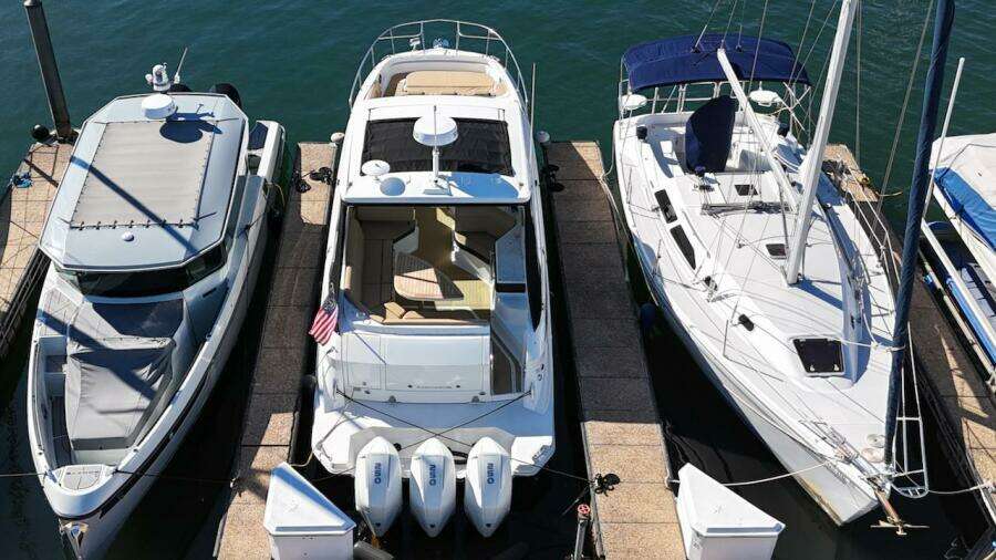 2023 Sea Ray 320 Outboard