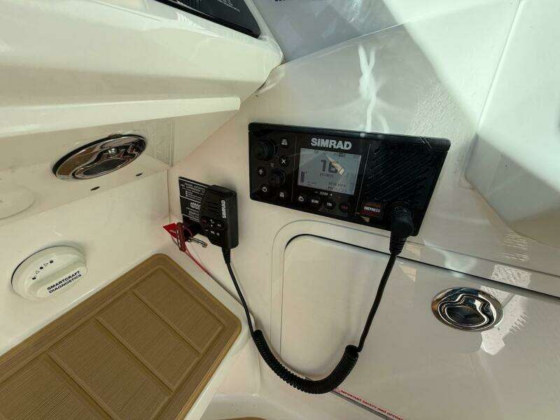 2023 Sea Ray 320 Outboard
