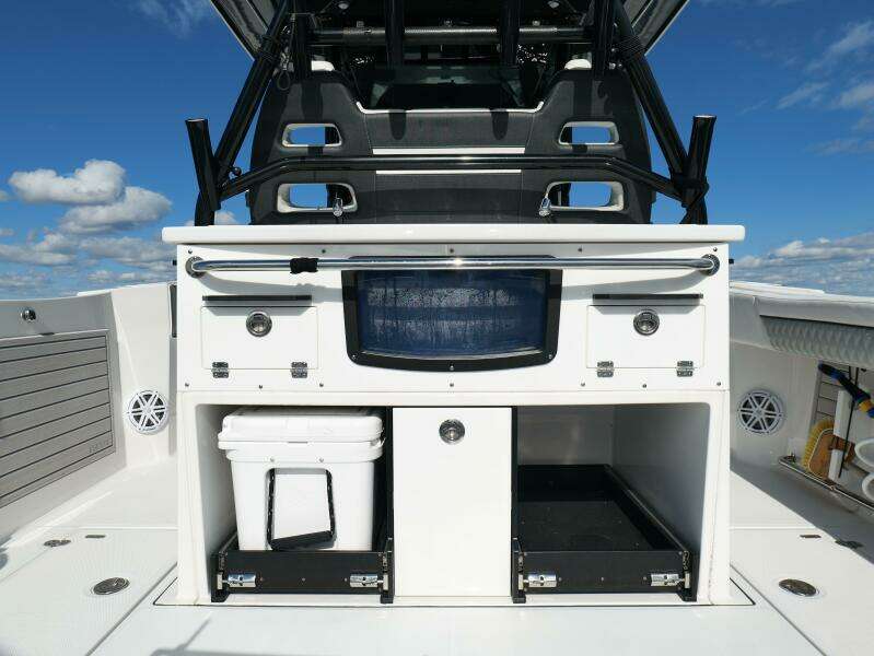 Blackfin 332 CC - Cockpit