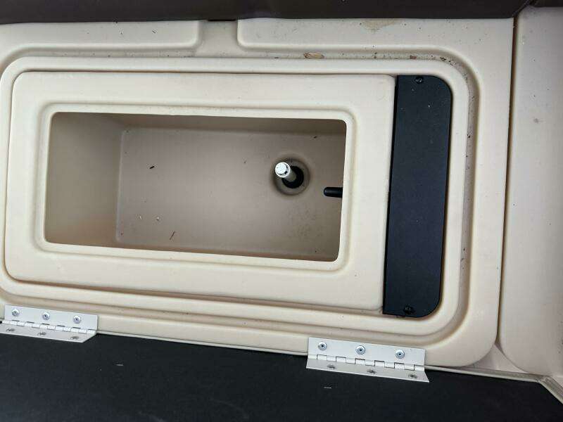 2019 Sun Tracker Fishin' Barge 20DLX