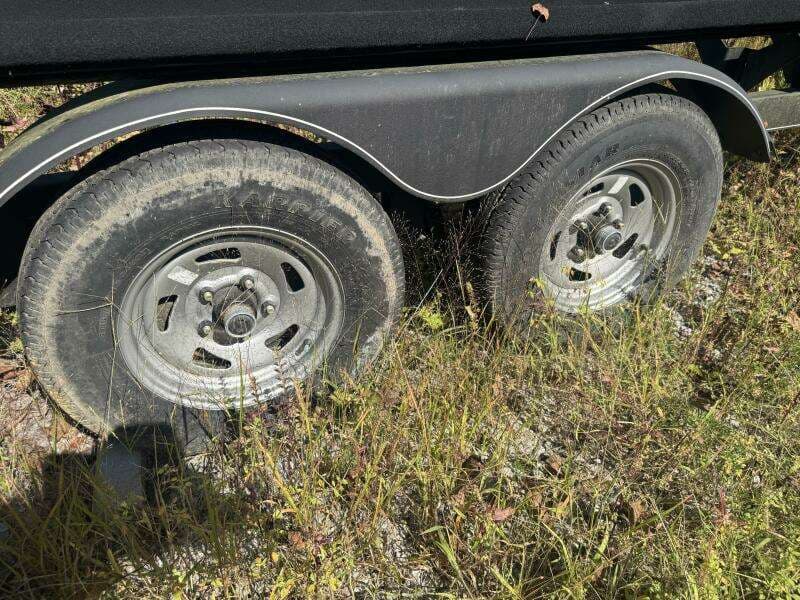 2019 Sun Tracker Fishin' Barge 20DLX