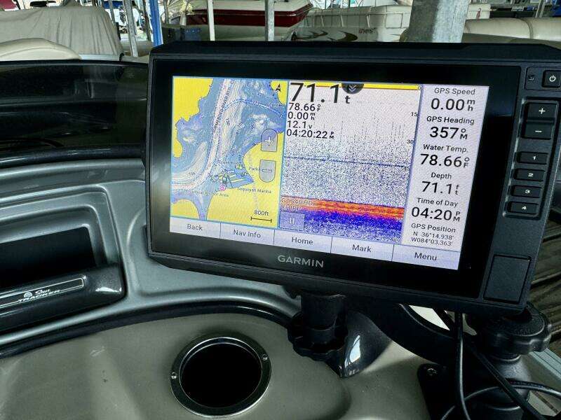 2019 Sun Tracker Fishin' Barge 20DLX