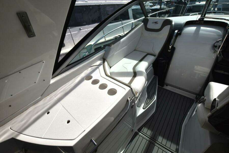 2017 Monterey 355 Sport Yacht