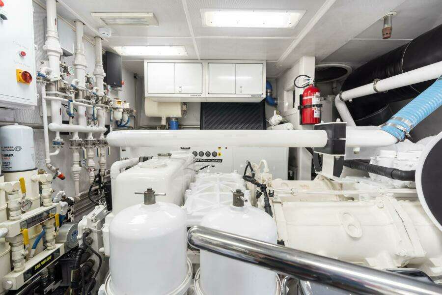 2010 Westport Superyacht