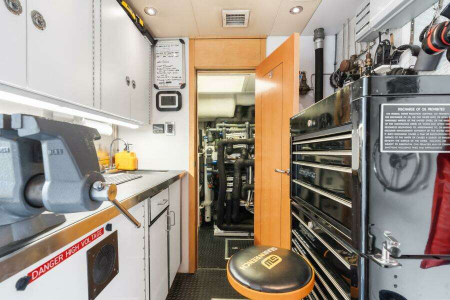 2010 Westport Superyacht