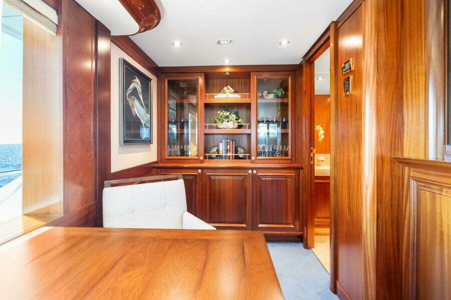 2010 Westport Superyacht