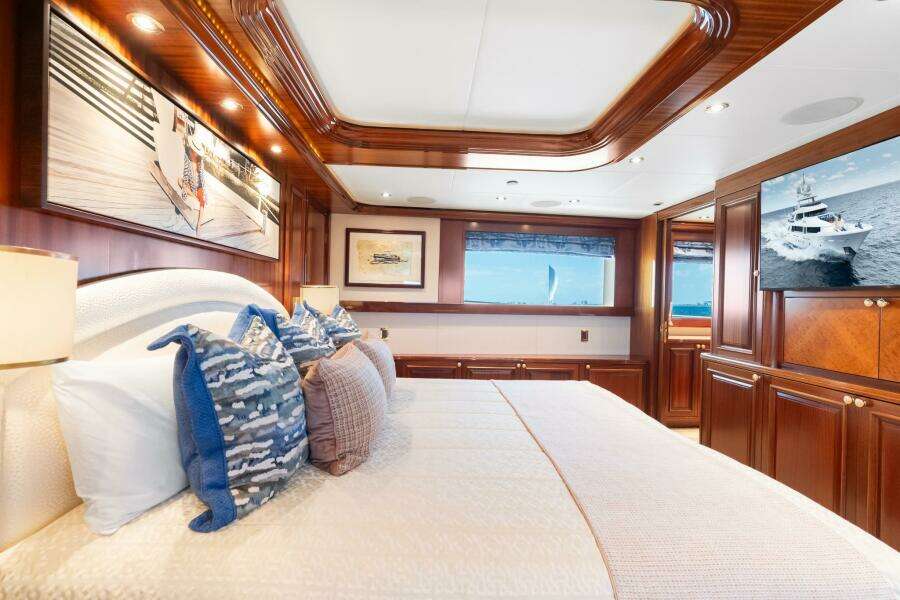 2010 Westport Superyacht
